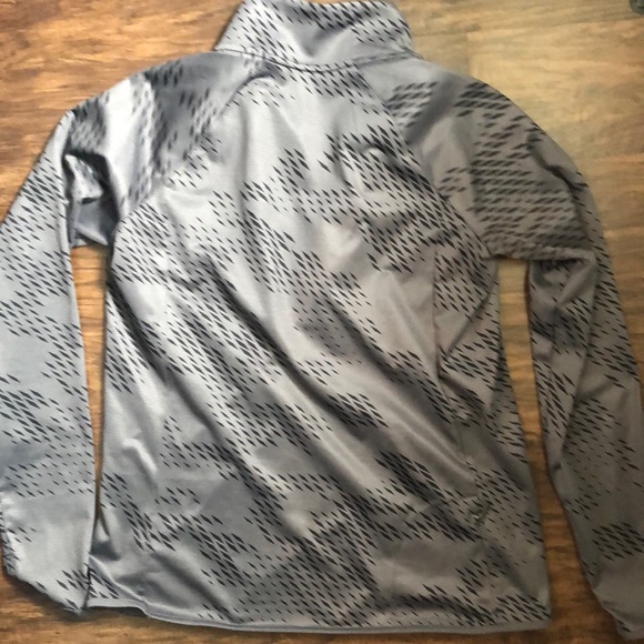 Women’s Under Armour fitted quarter zip - Picture 3 of 4